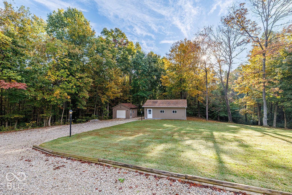 4006 Little Creek Drive S, Spencer, IN 47460 Yard