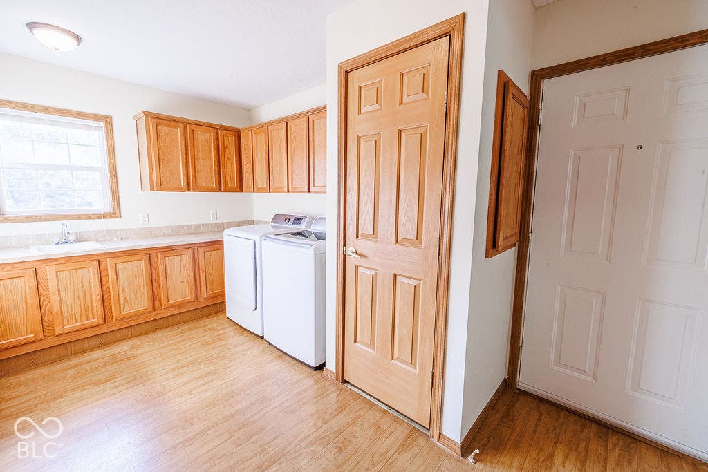 4006 Little Creek Drive S, Spencer, IN 47460 Laundry