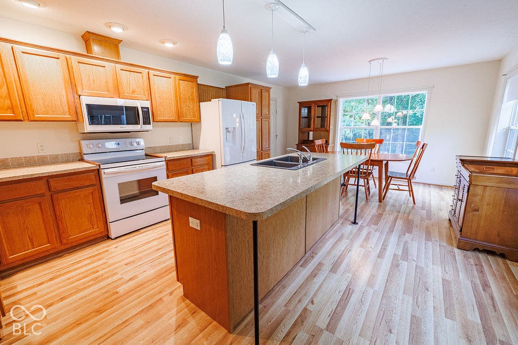 4006 Little Creek Drive S, Spencer, IN 47460 Kitchen
