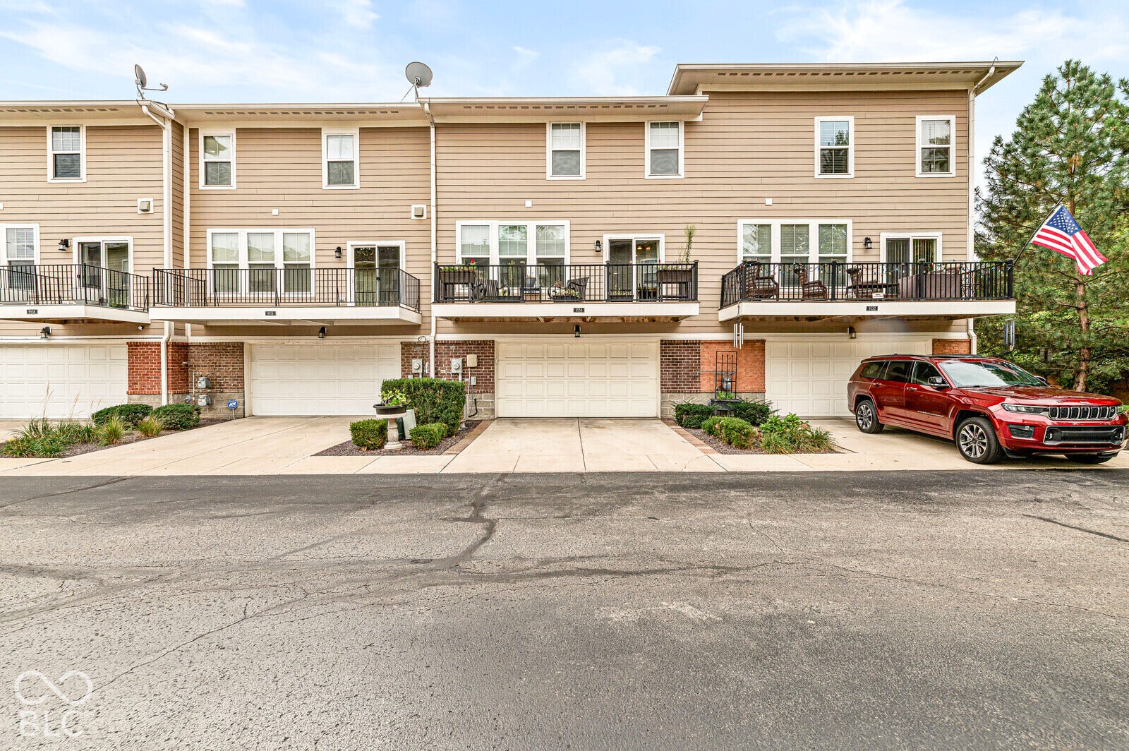 9554 Oakley Drive, Indianapolis, IN 46260