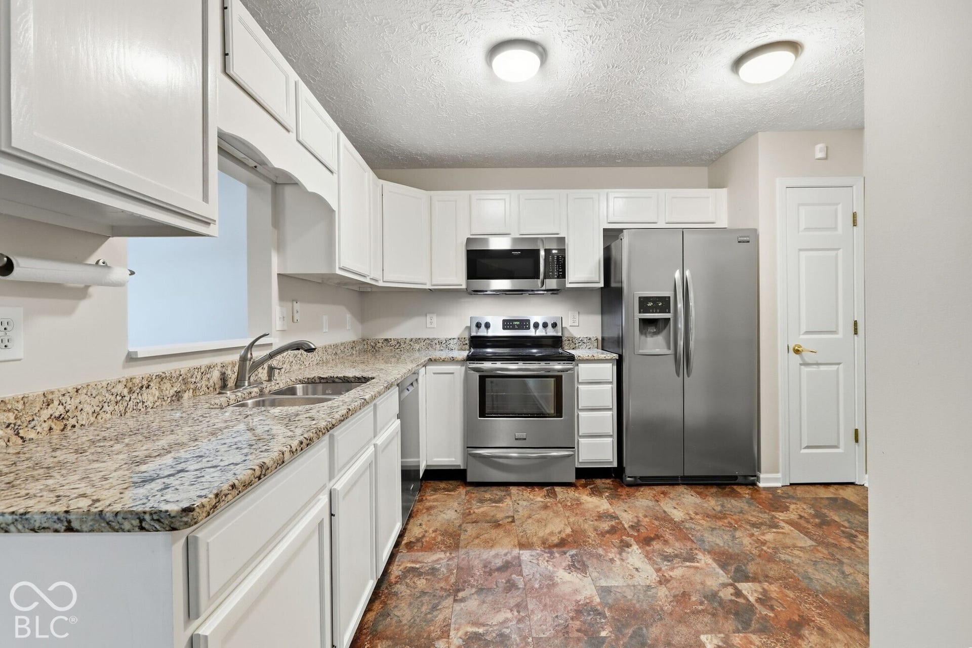 6276 Briargate Drive, Zionsville, IN 46077