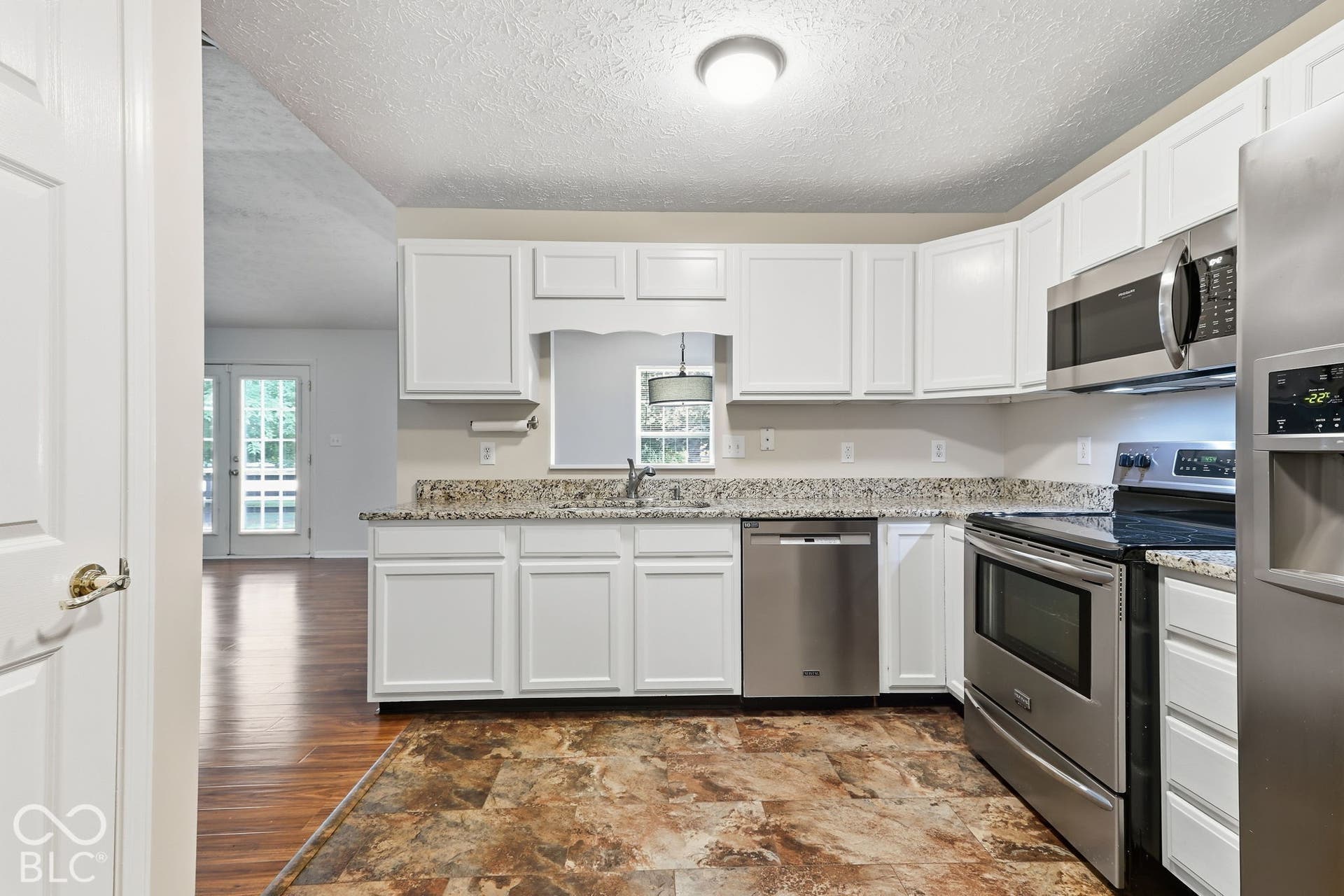 6276 Briargate Drive, Zionsville, IN 46077