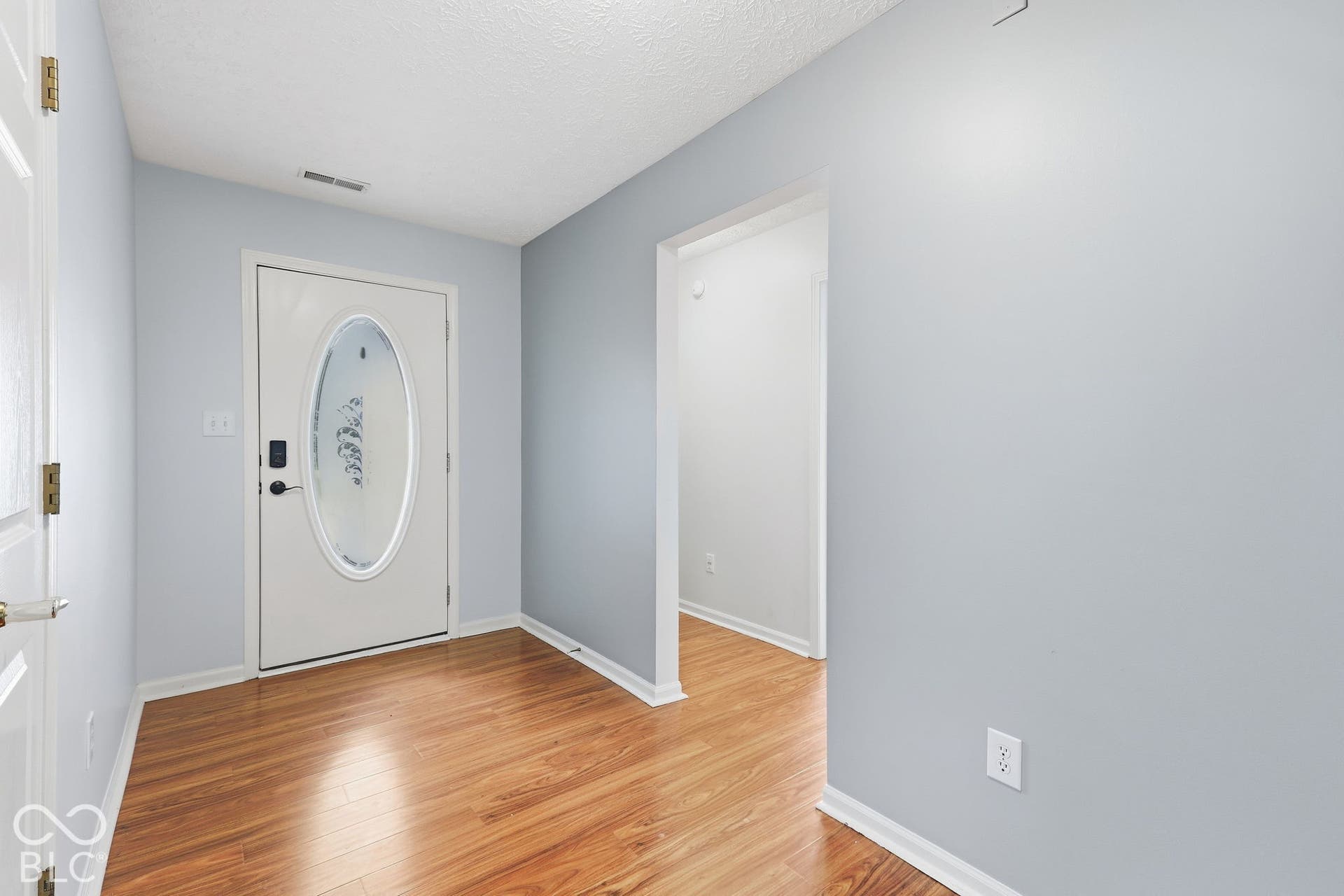 6276 Briargate Drive, Zionsville, IN 46077