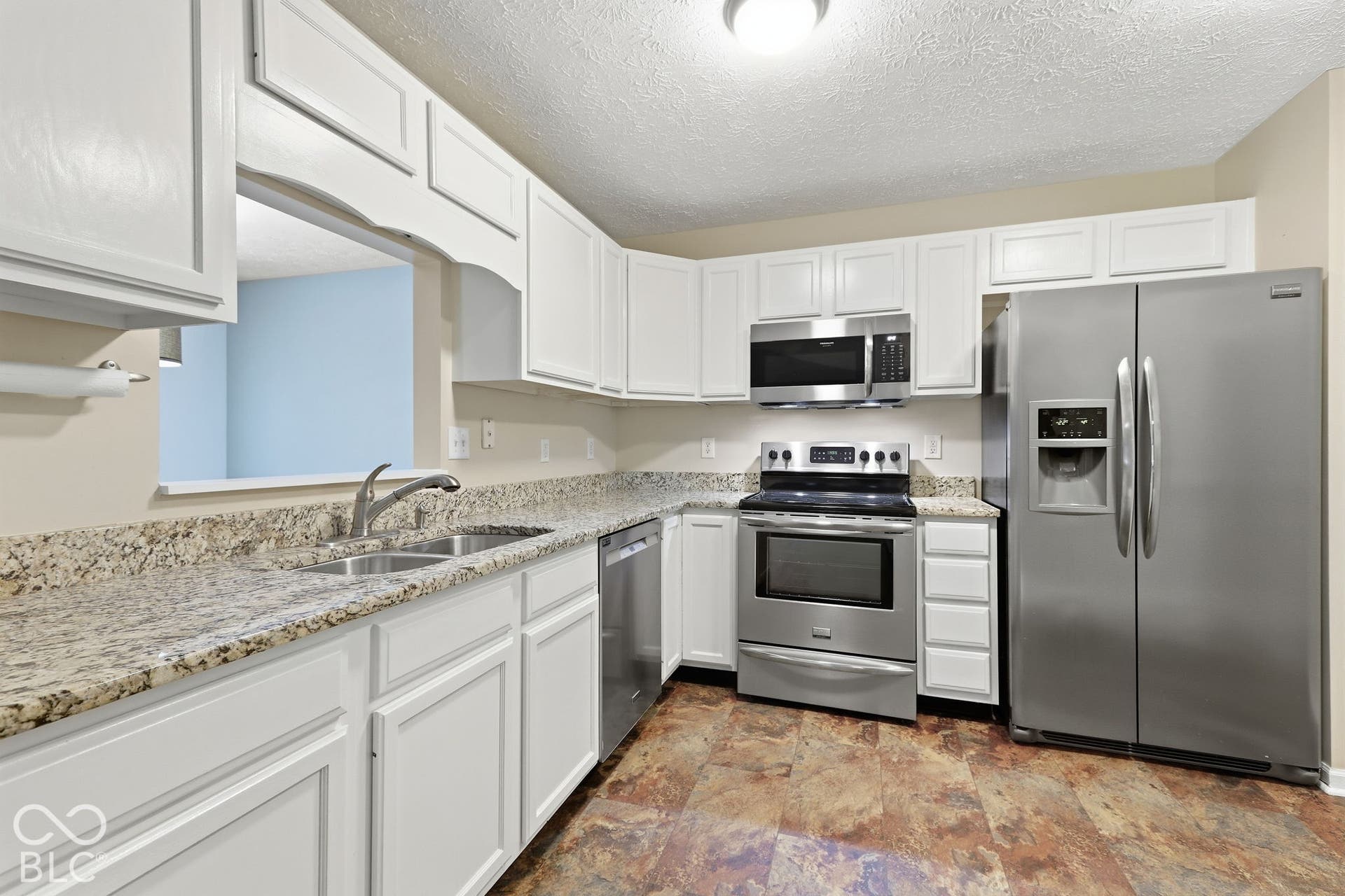 6276 Briargate Drive, Zionsville, IN 46077