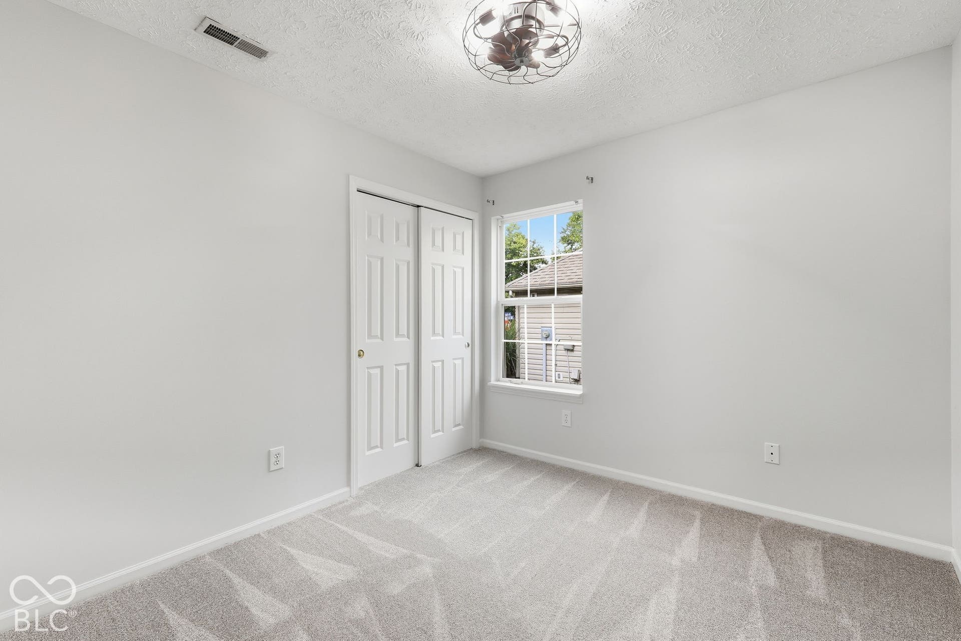 6276 Briargate Drive, Zionsville, IN 46077
