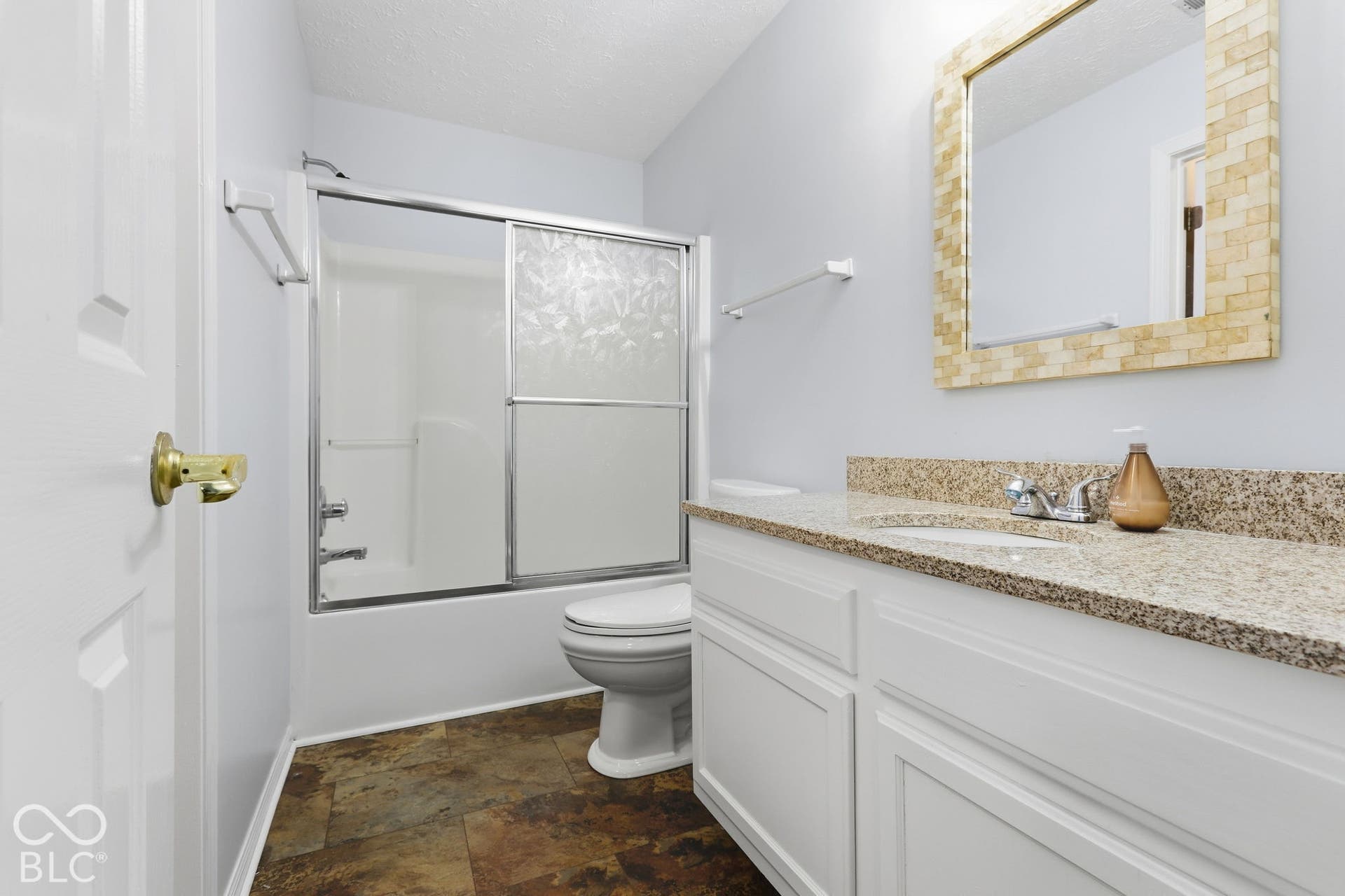 6276 Briargate Drive, Zionsville, IN 46077