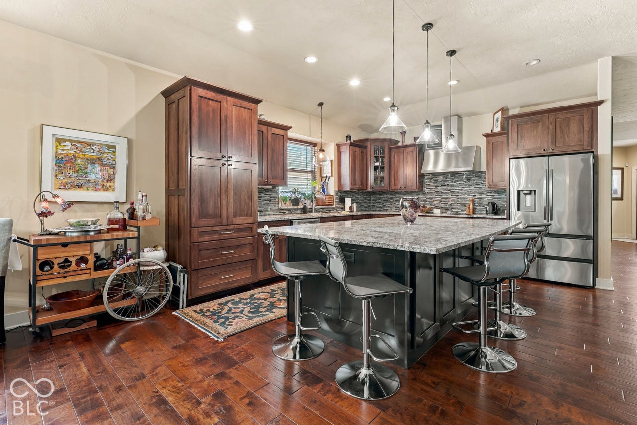 6736 W Stonegate Drive, Zionsville, IN 46077