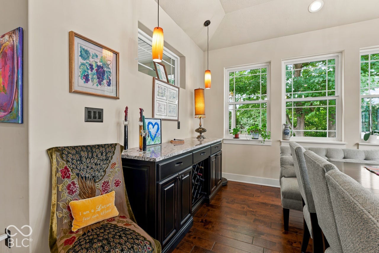 6736 W Stonegate Drive, Zionsville, IN 46077