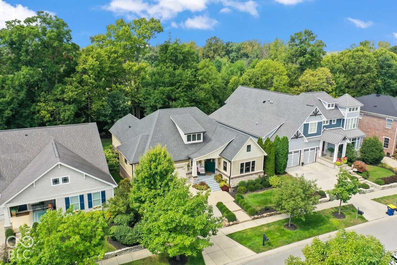 6736 W Stonegate Drive, Zionsville, IN 46077