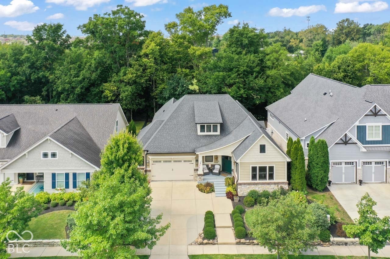 6736 W Stonegate Drive, Zionsville, IN 46077