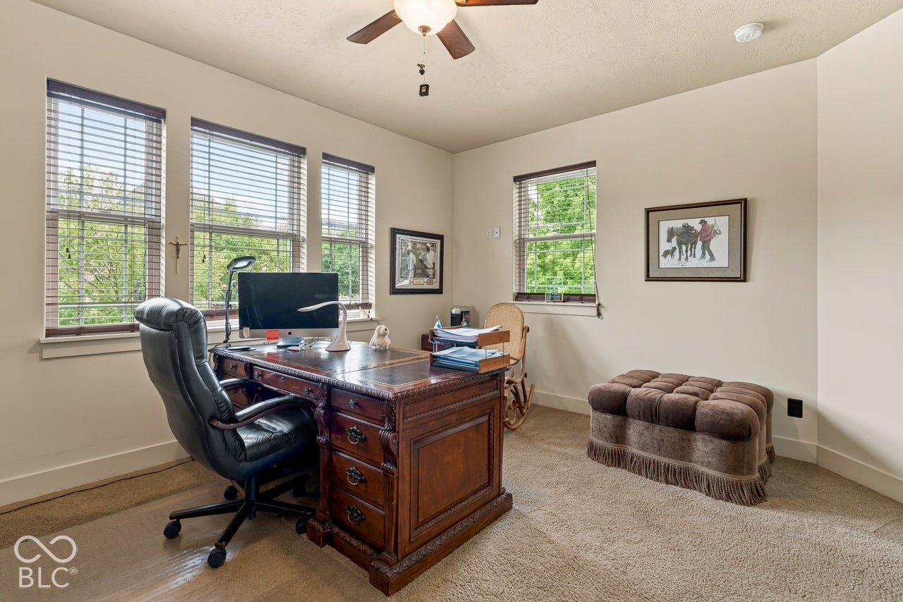 6736 W Stonegate Drive, Zionsville, IN 46077