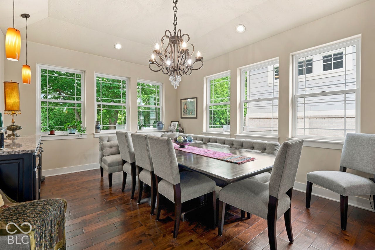 6736 W Stonegate Drive, Zionsville, IN 46077