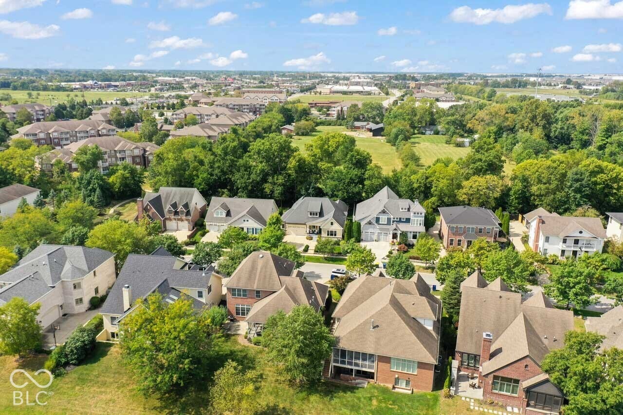6736 W Stonegate Drive, Zionsville, IN 46077