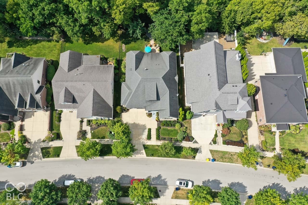 6736 W Stonegate Drive, Zionsville, IN 46077