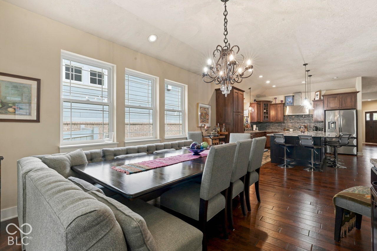 6736 W Stonegate Drive, Zionsville, IN 46077