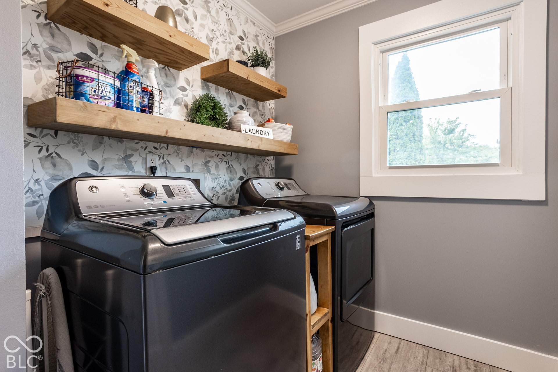 Convenient Upstairs Laundry Room!