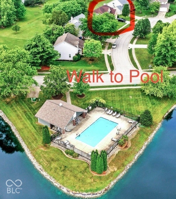 Convenient to Nhood Pool!