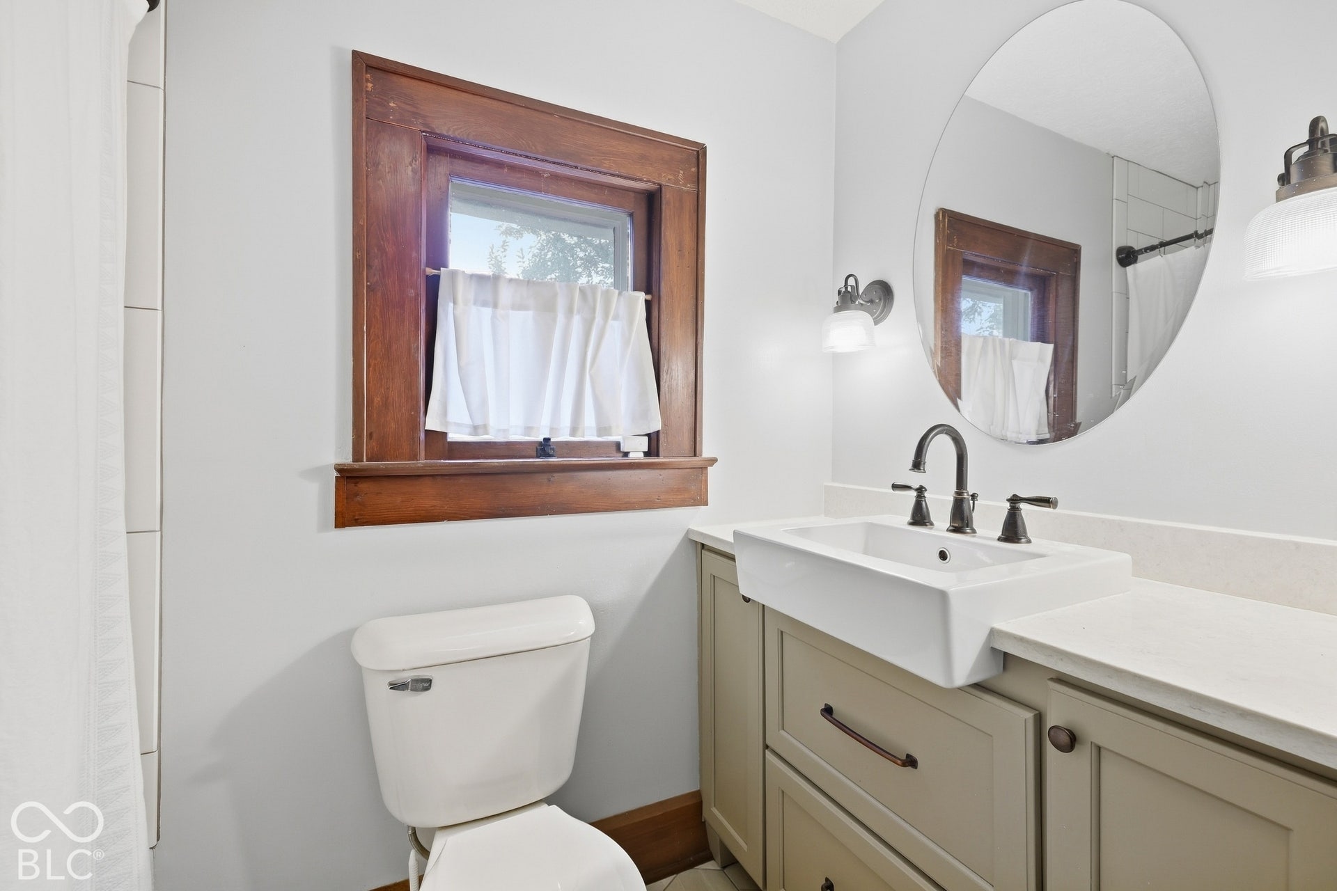 6415 Oaklandon Road, Indianapolis, IN 46236
