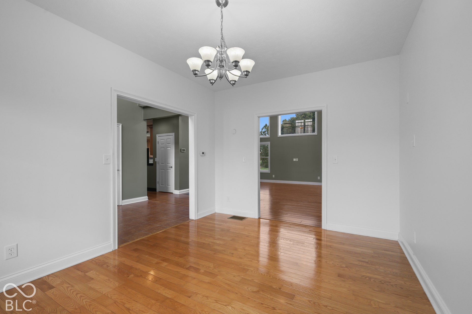 5976 E Holes Crossing Drive, Crawfordsville, IN 47933 FLEX ROOM ON MAIN LEVEL COULD BE USED FOR FORMAL DINING ROOM. SELLER USED IT FOR AN OFFICE