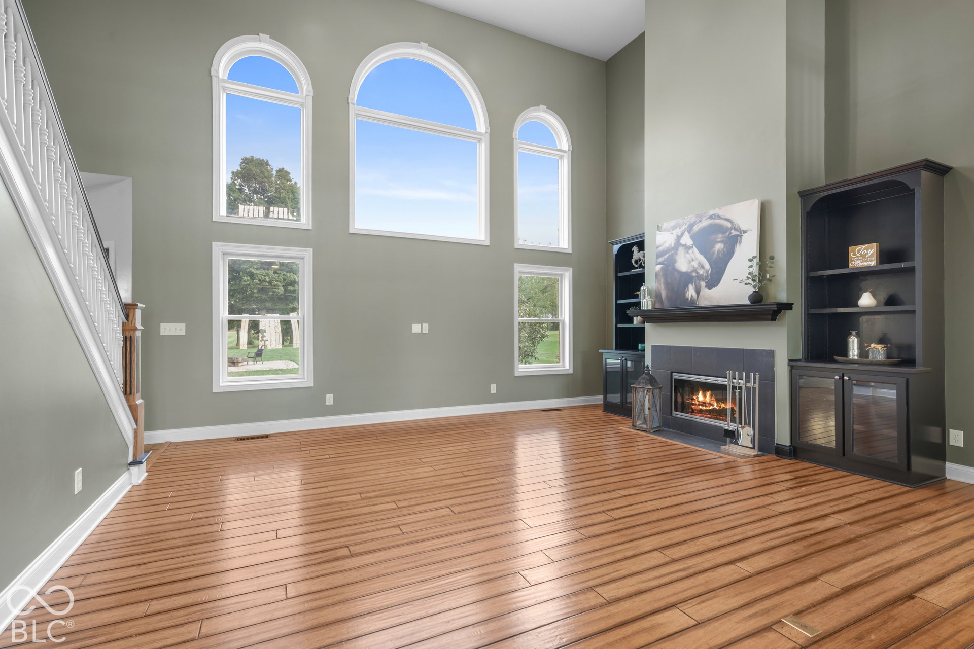 5976 E Holes Crossing Drive, Crawfordsville, IN 47933 GREAT ROOM HAS MANY WINDOW TO ALLOW GREAT VIEWS AND LOADS OF SUNLIGHT!