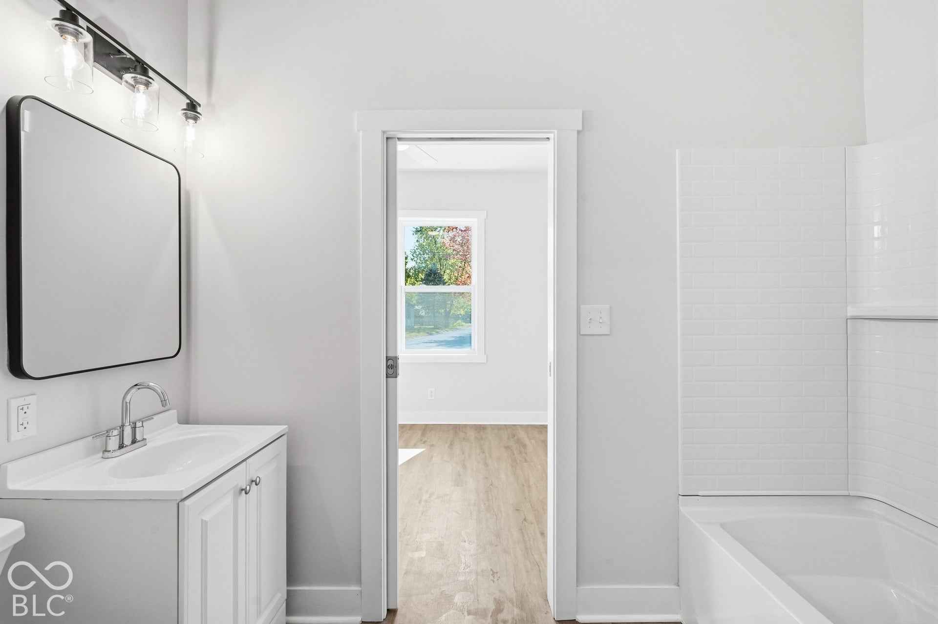 307 E Ohmer, Indianapolis, IN 46219 Bathroom