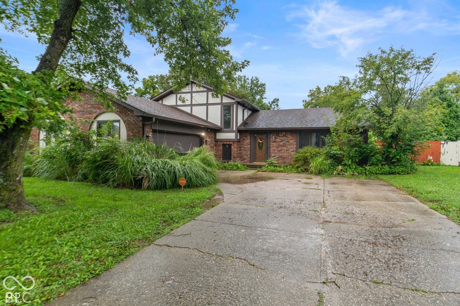 Property photo for 621 Pioneer Drive, Indianapolis, IN
