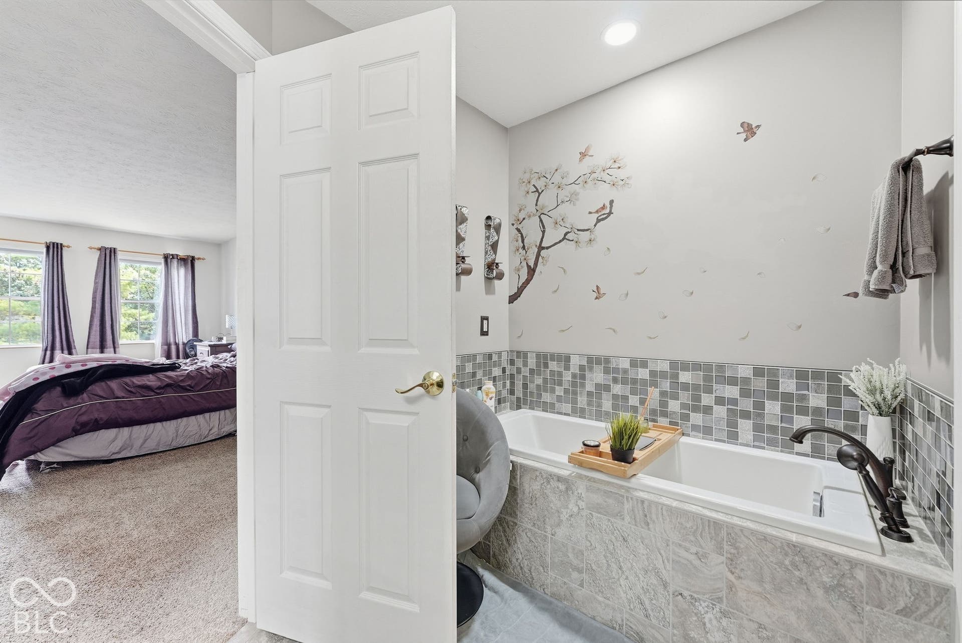 9960 Youngwood Lane, Fishers, IN 46038