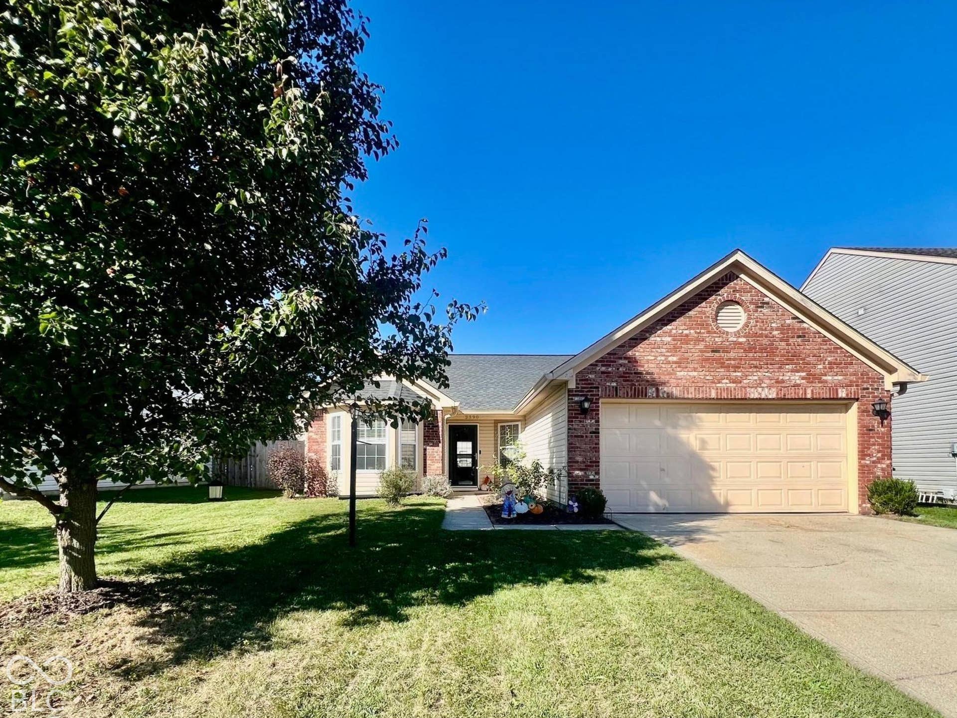 2390 Lakecrest Drive, Columbus, IN 47201