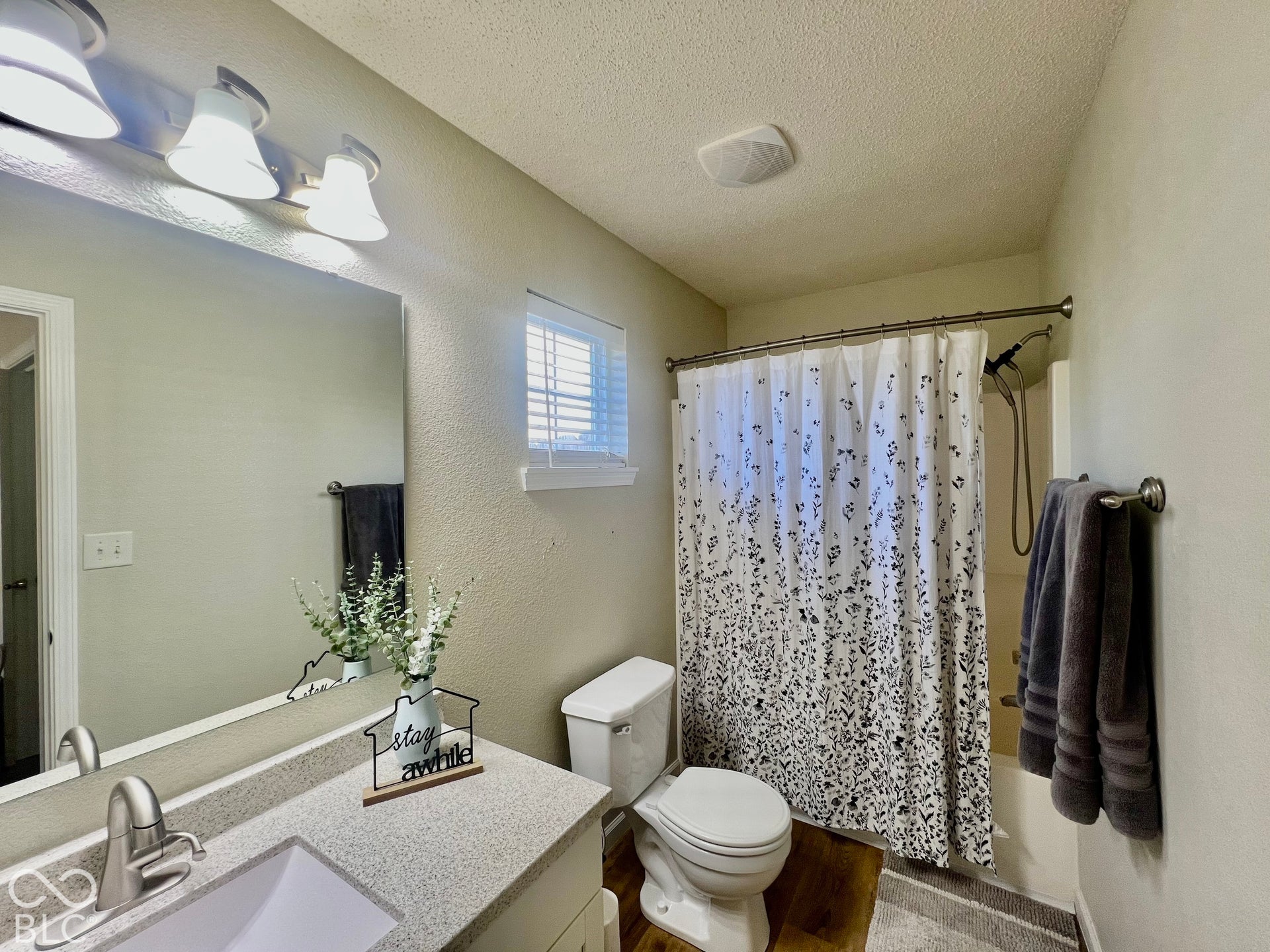 2390 Lakecrest Drive, Columbus, IN 47201