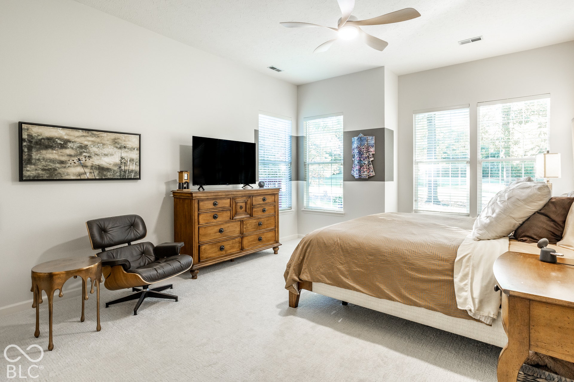 Spacious & private primary suite with new carpet