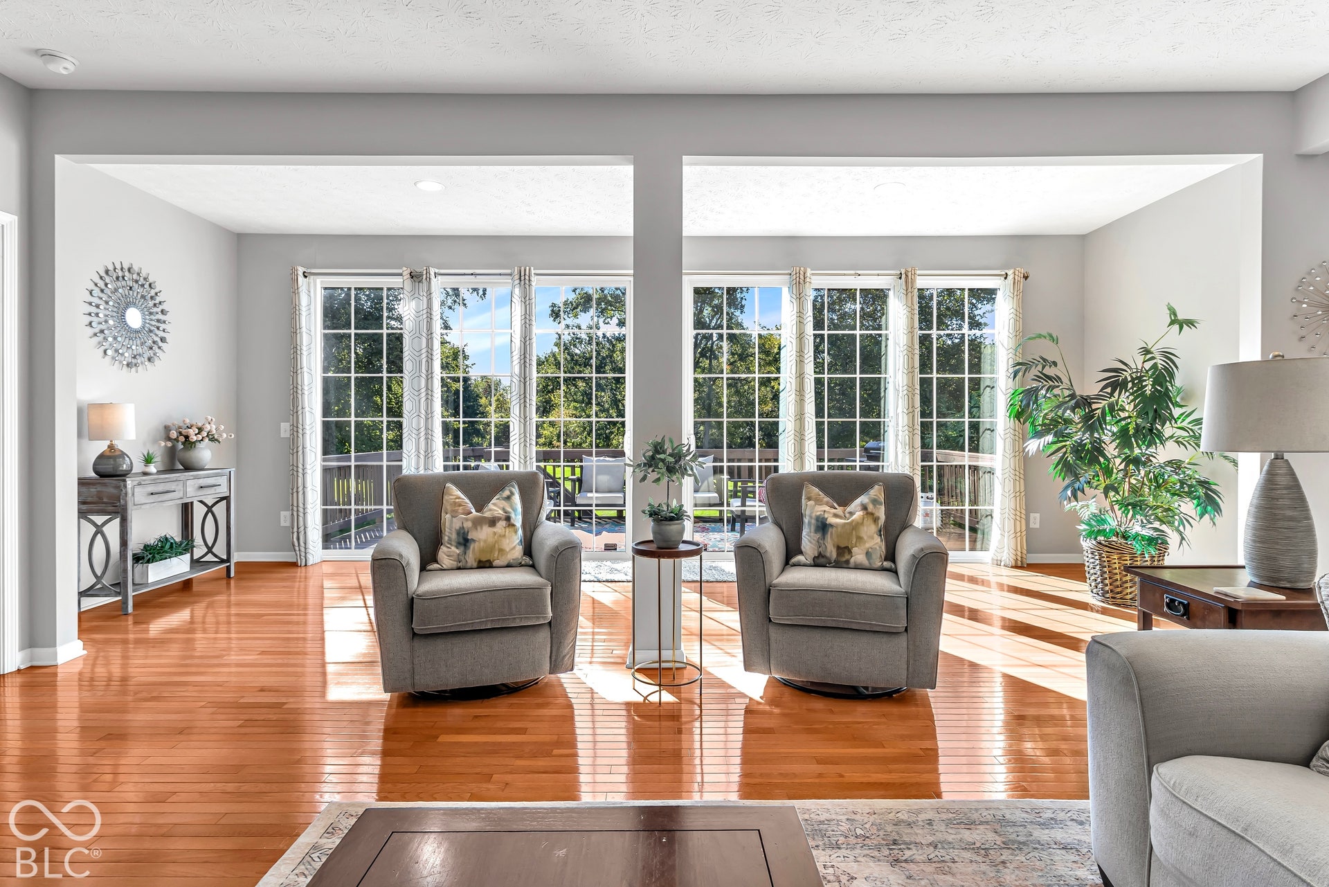 A wall of windows make the view a true show stopper!