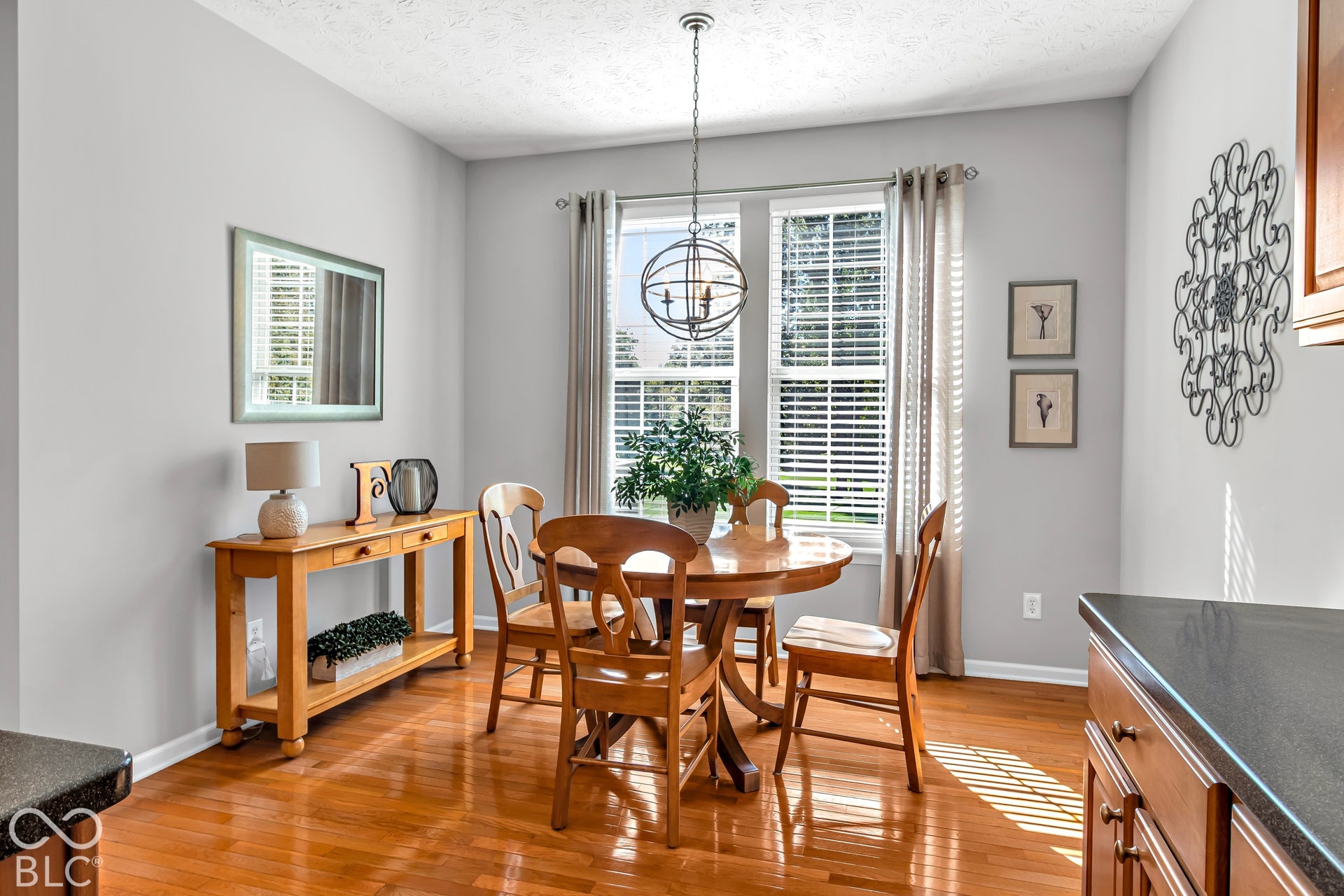 Enjoy meals while still connecting with anyone in the kitchen.