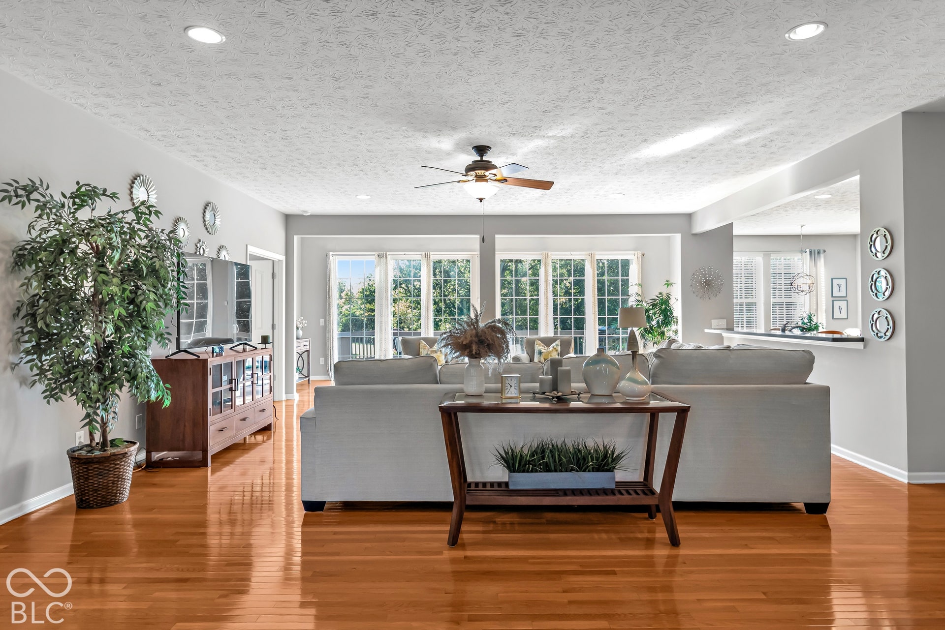 Seamless floorplan from the entryway to the gorgeous backyard views!