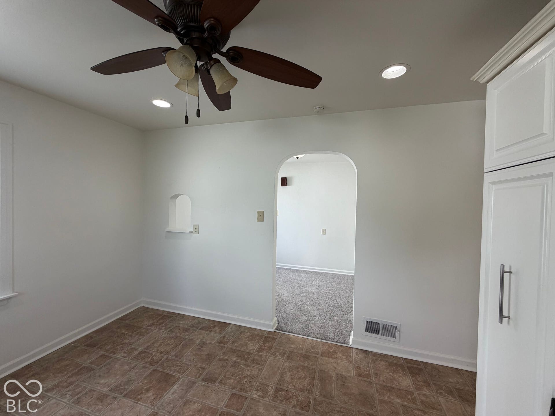 122 S 6th Avenue, Beech Grove, IN 46107