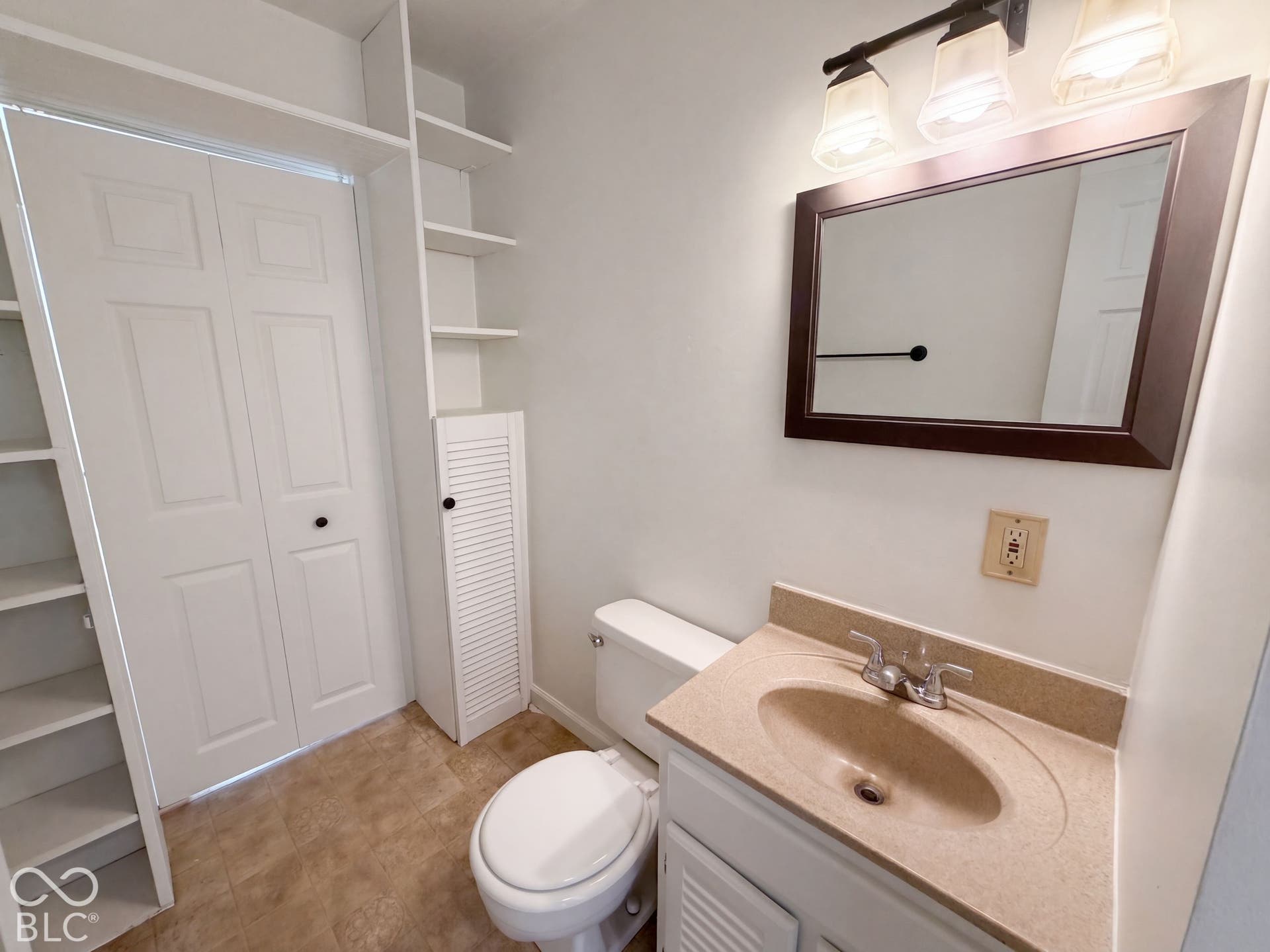 122 S 6th Avenue, Beech Grove, IN 46107