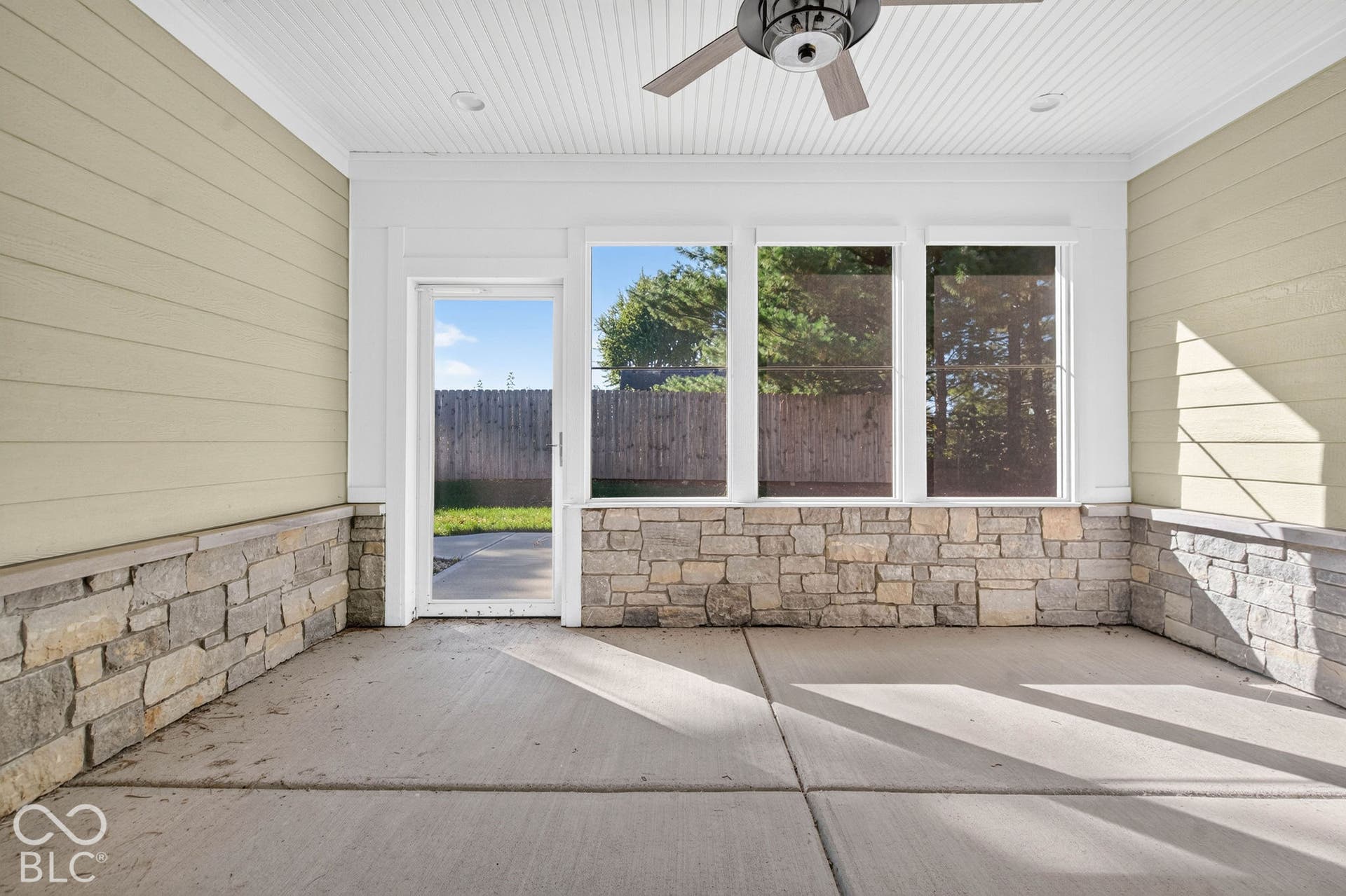 307 Blue River Drive, Knightstown, IN 46148