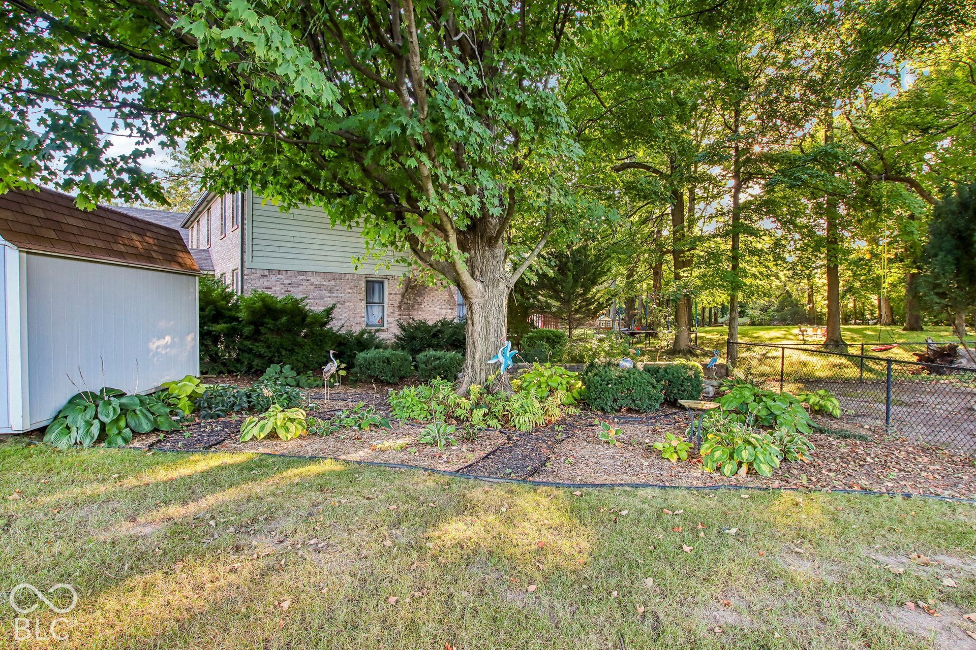 View of side yard and landscaping