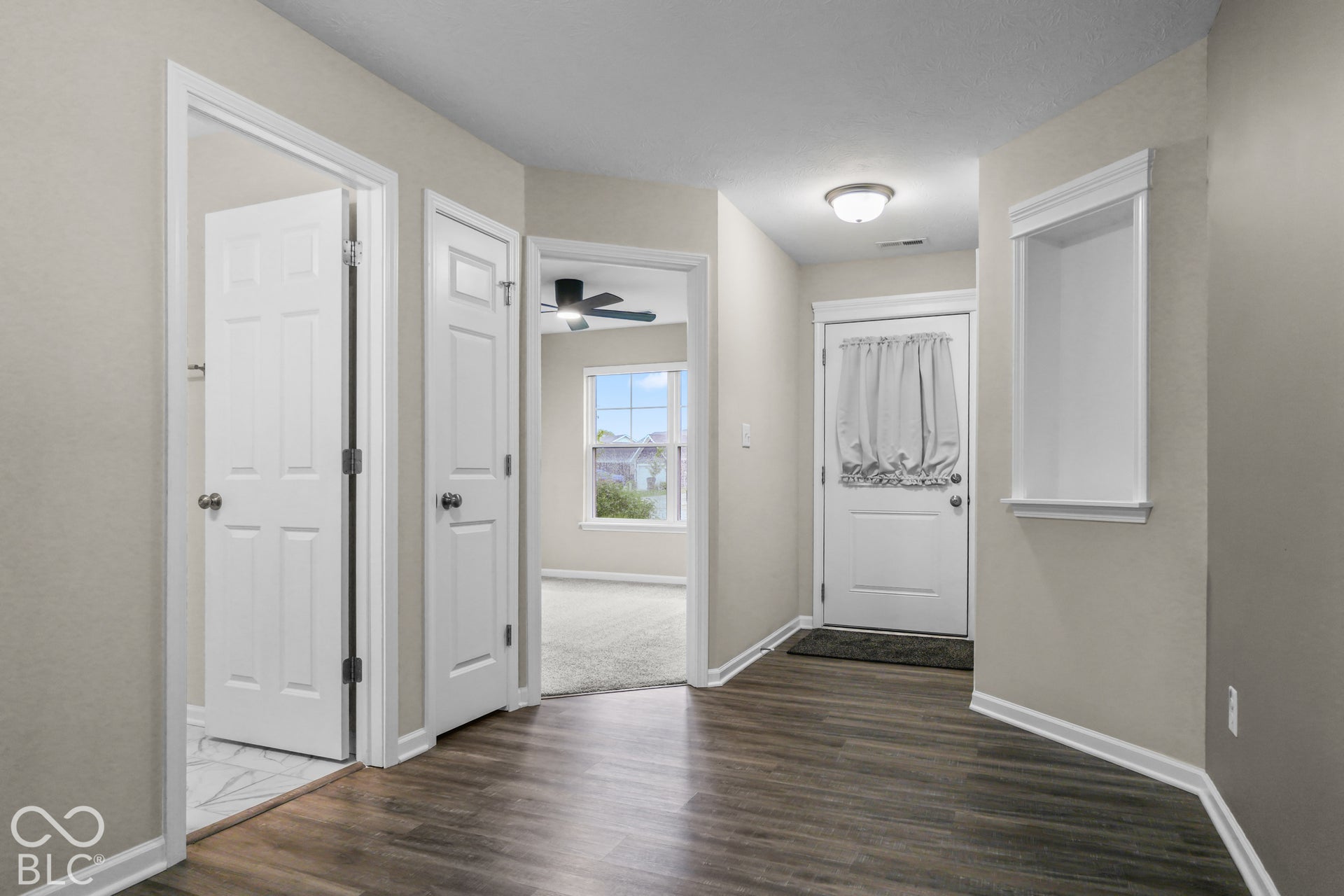 7141 Lillian Place, Cumberland, IN 46229 Entrance Foyer