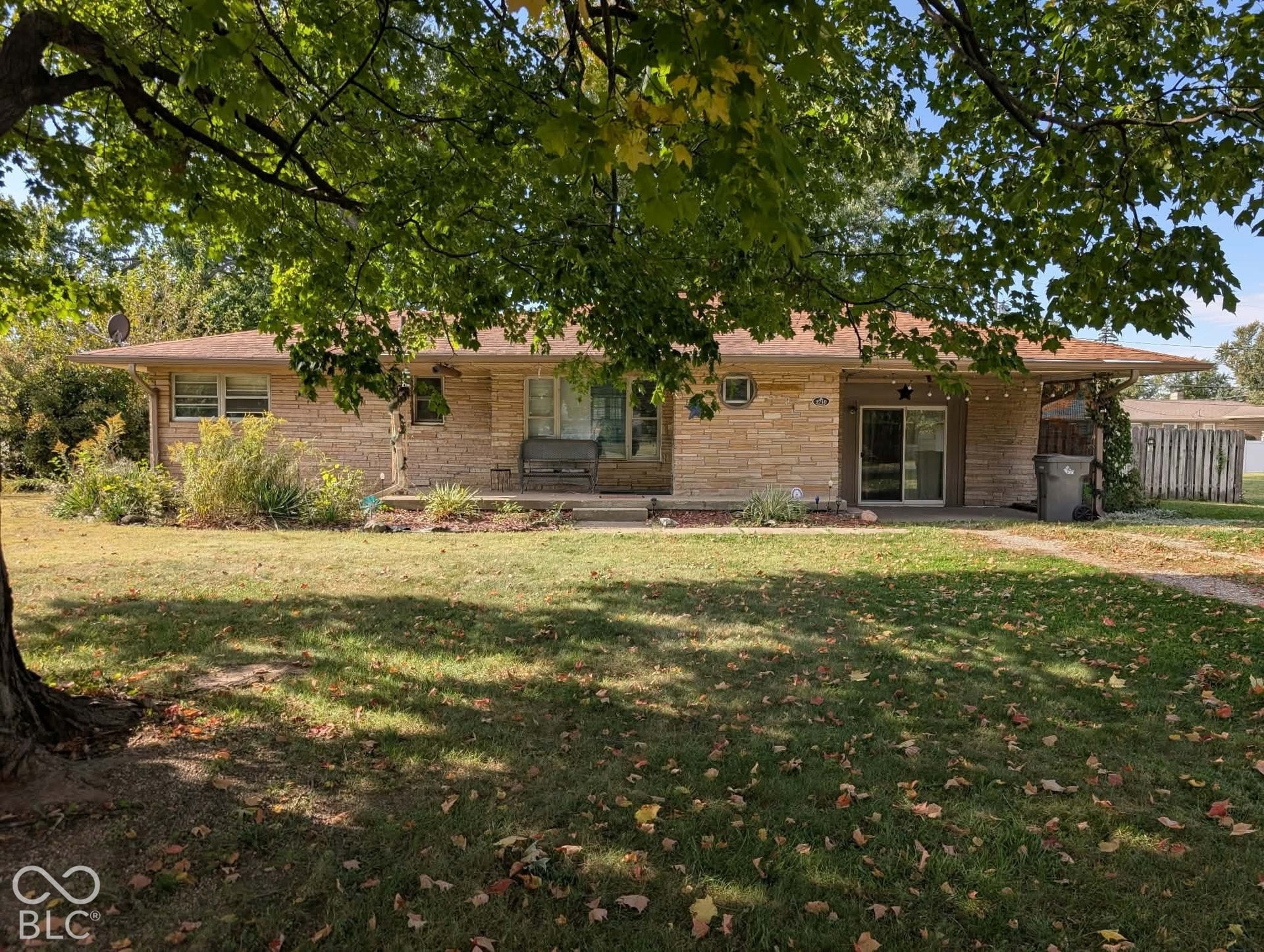 Masonry mid-century ranch!