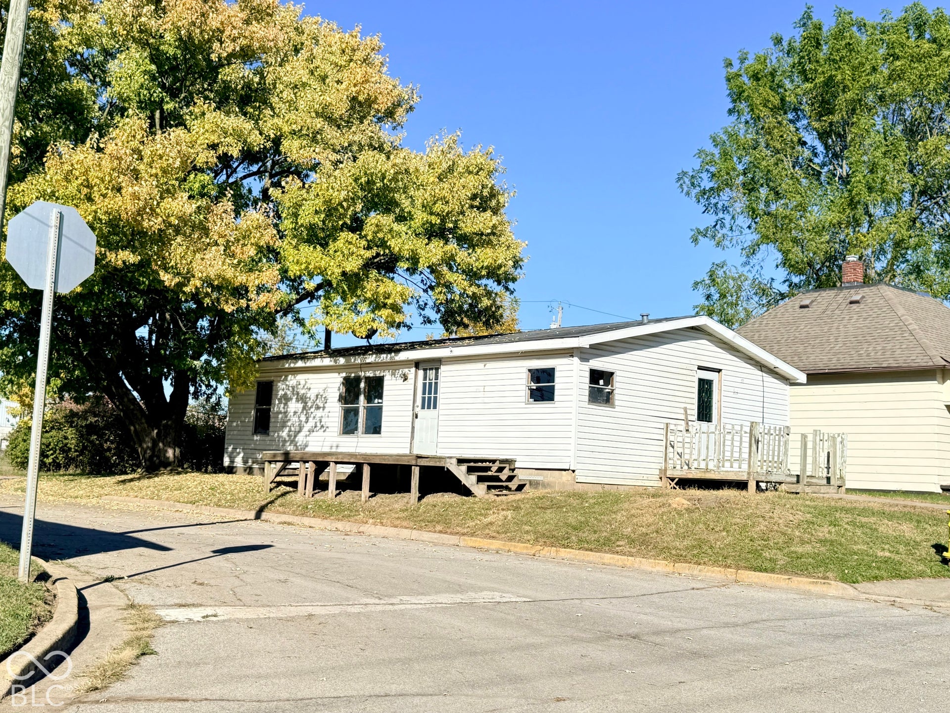 Manufactured home situated on a corner lot