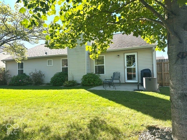 1712 Austin Drive, Lebanon, IN 46052 Private backyard patio for grilling