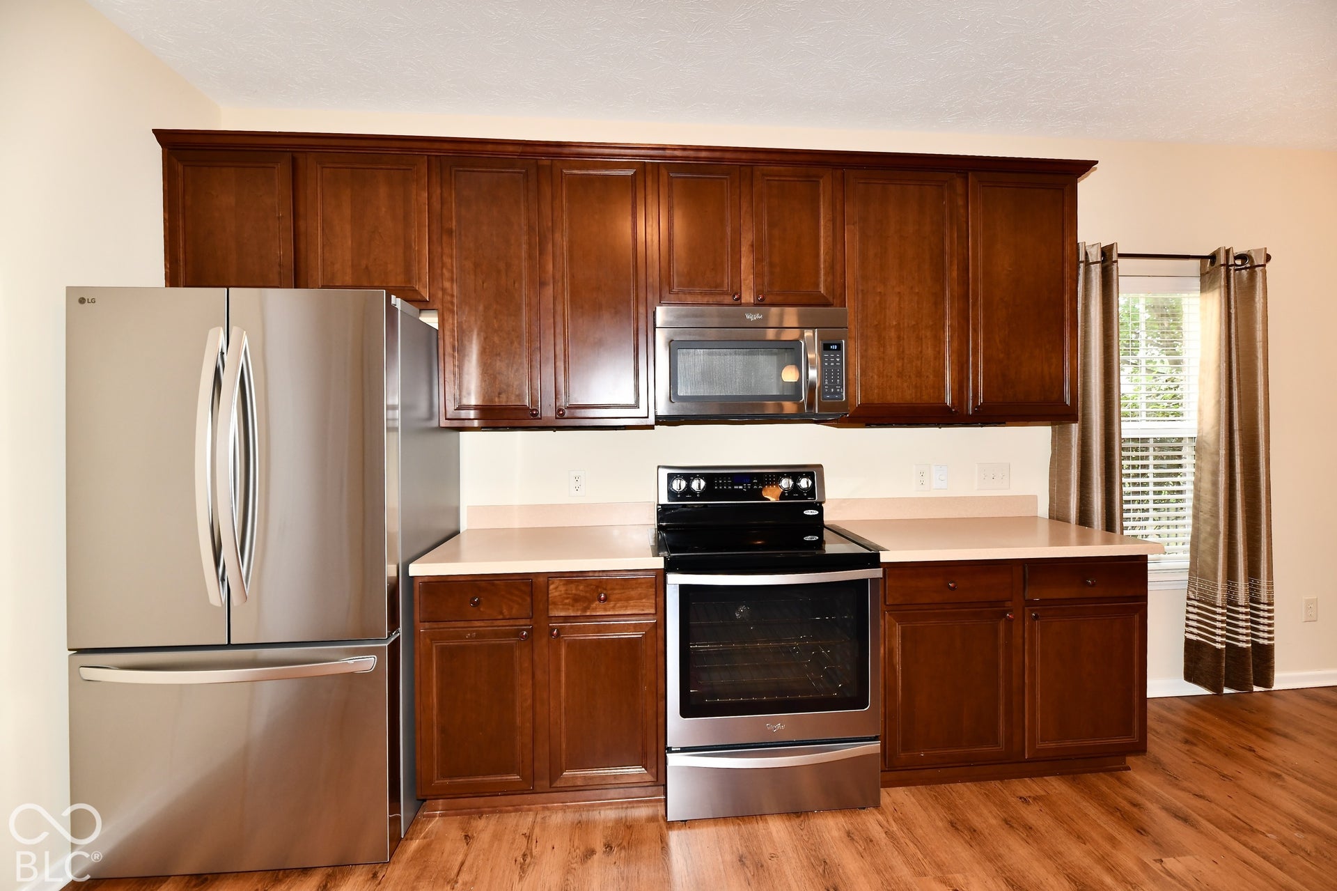 Staright-on view of Kitchen work area