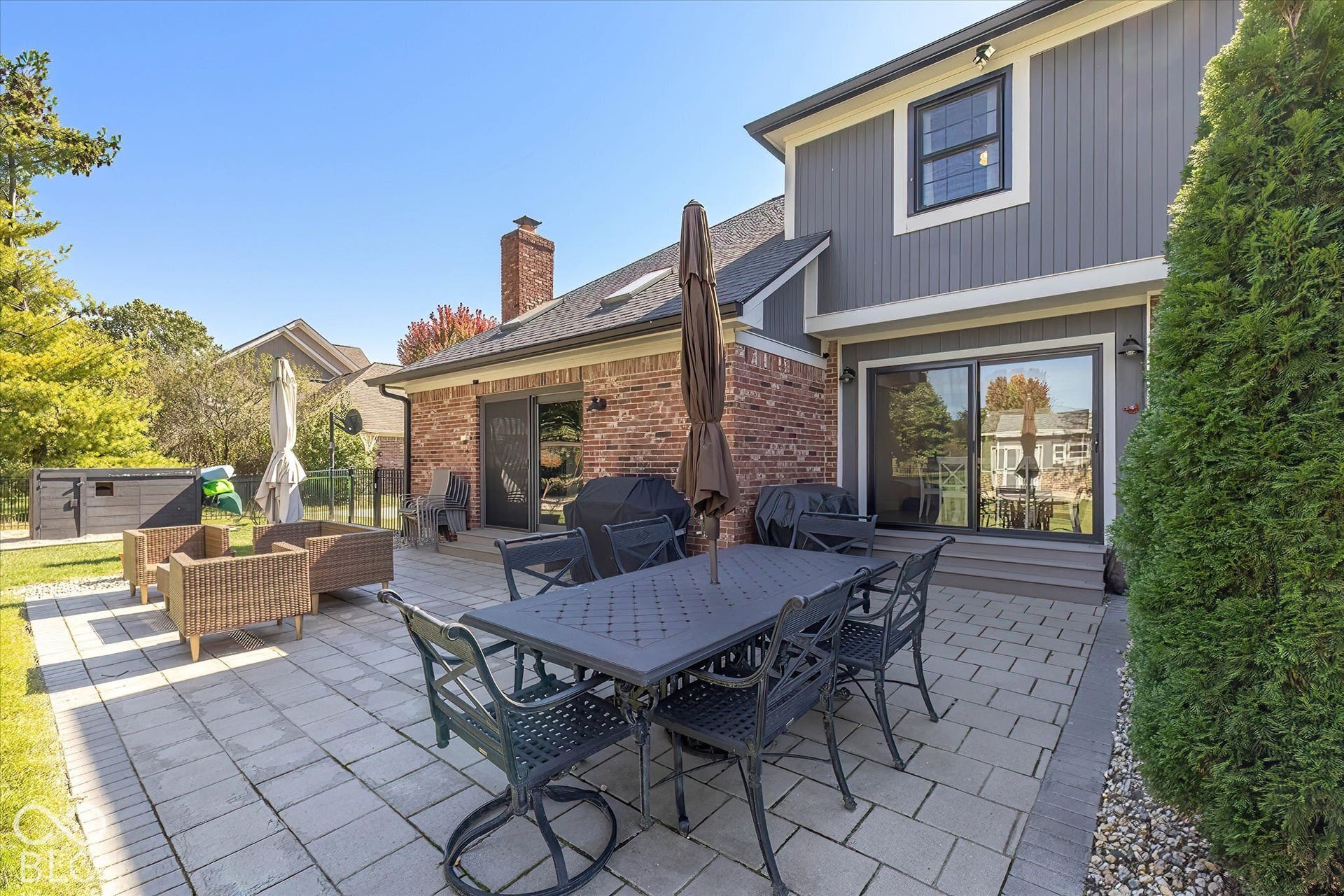 Huge backyard patio space!