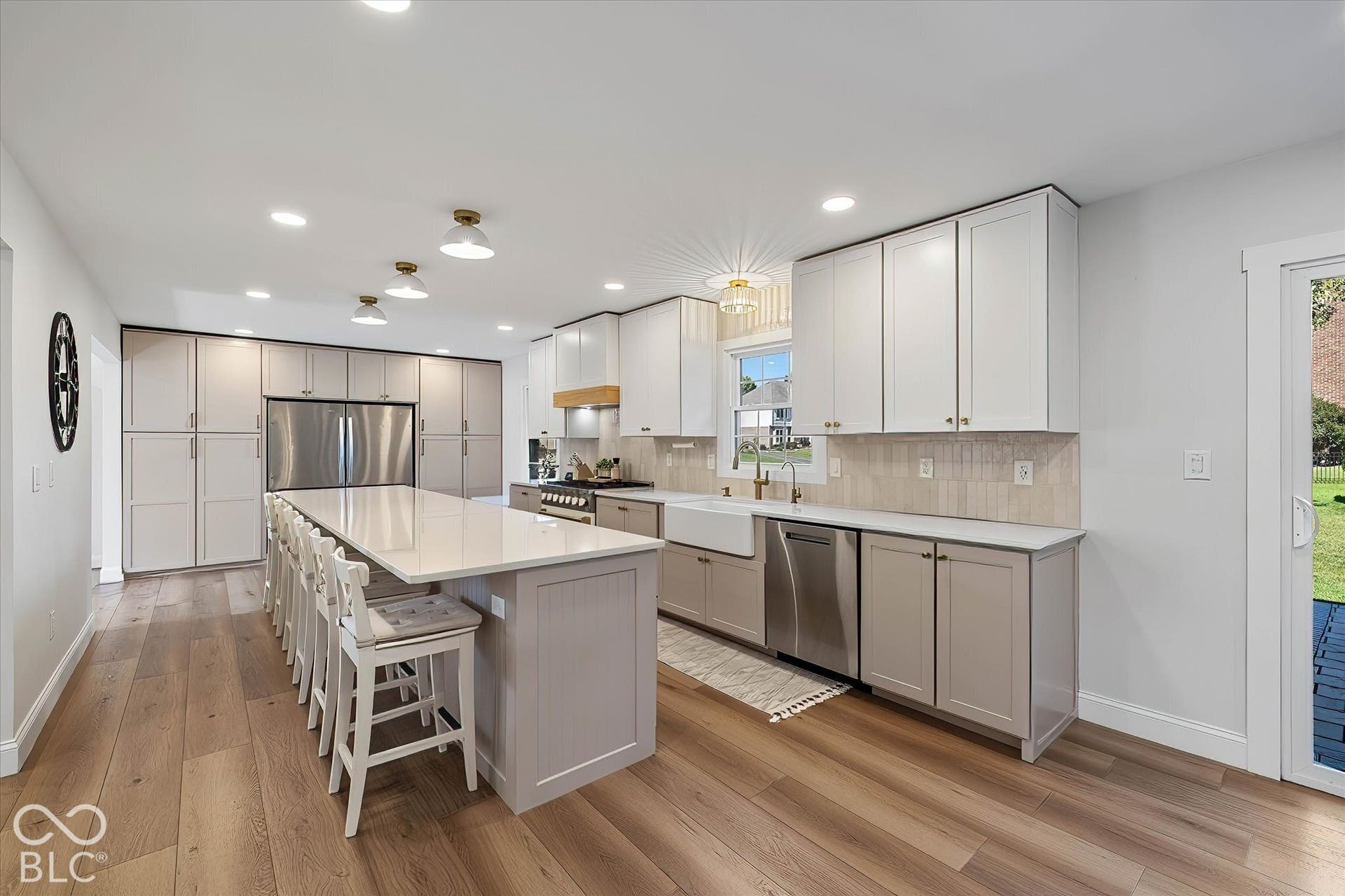 Did you notice the backsplash tile? Classy!