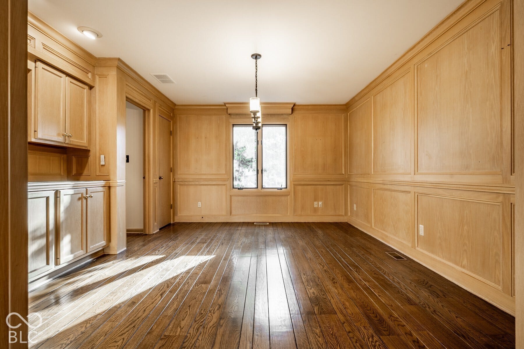 8722 Cricket Tree Lane, Indianapolis, IN 46260 8722 Cricket Tree Lane, Indianapolis, IN 46260