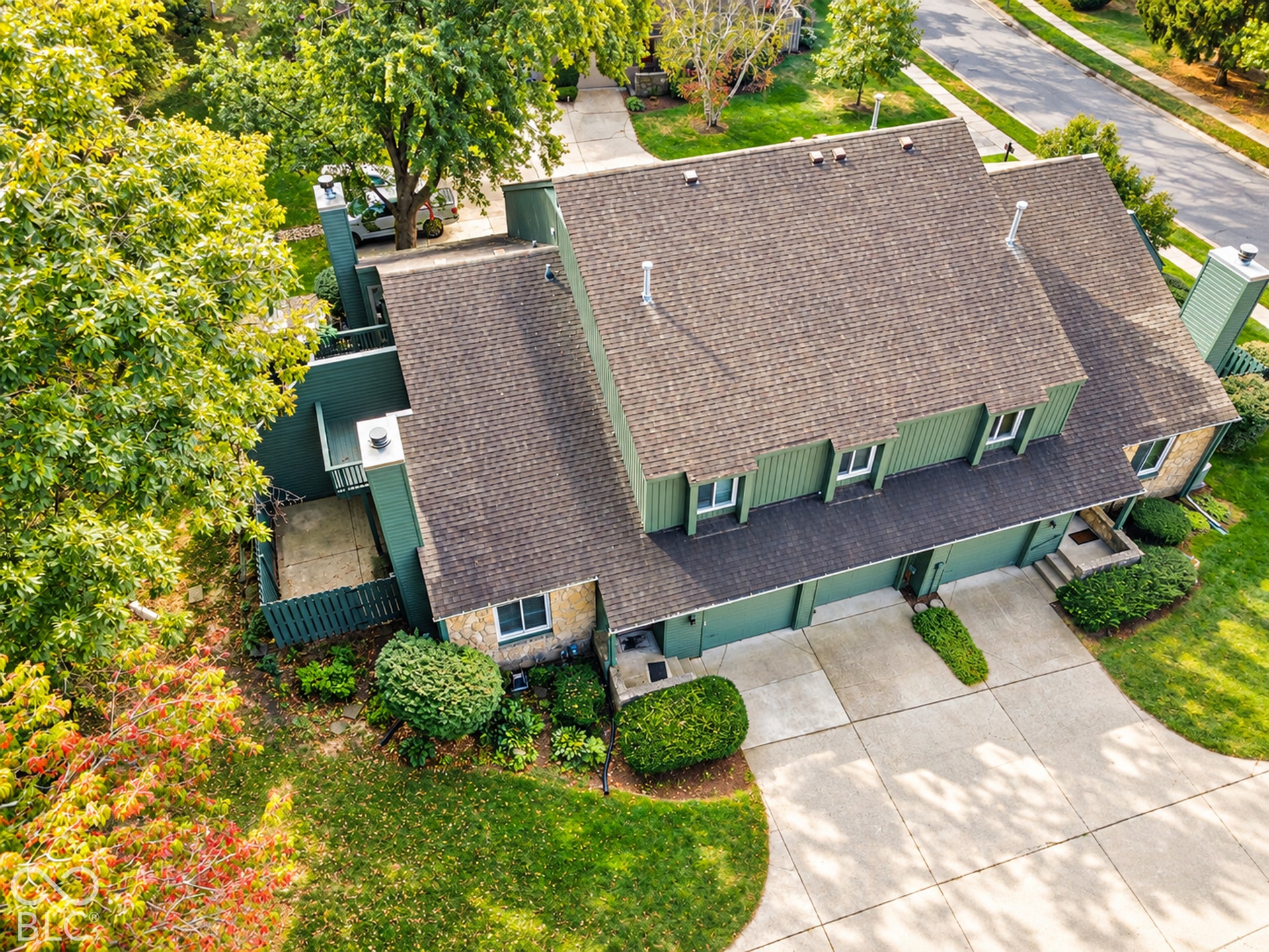 4 unit building