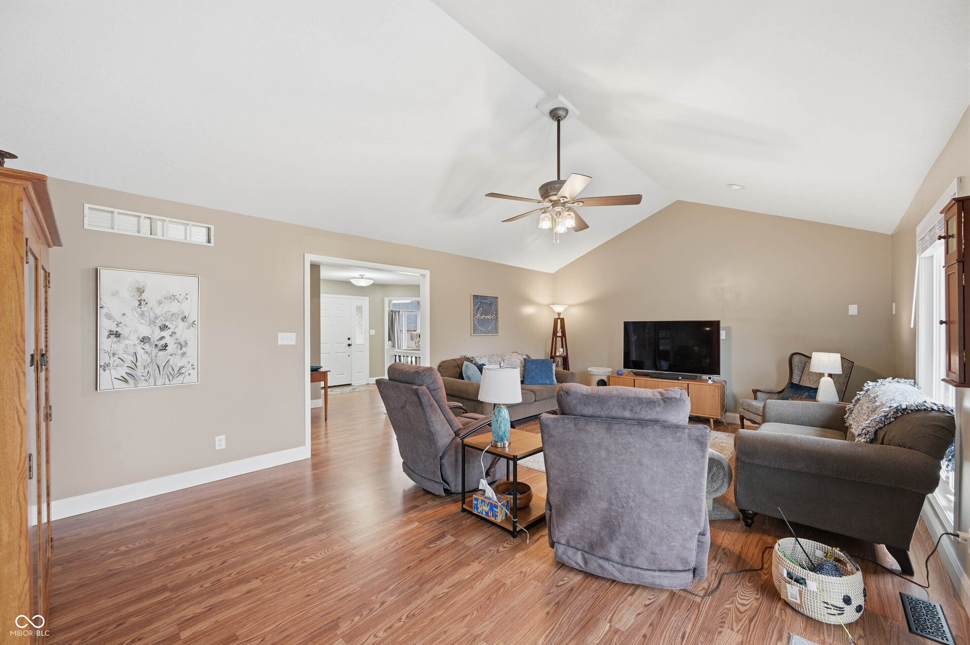 209 N Copperwood Court, Muncie, IN 47304
