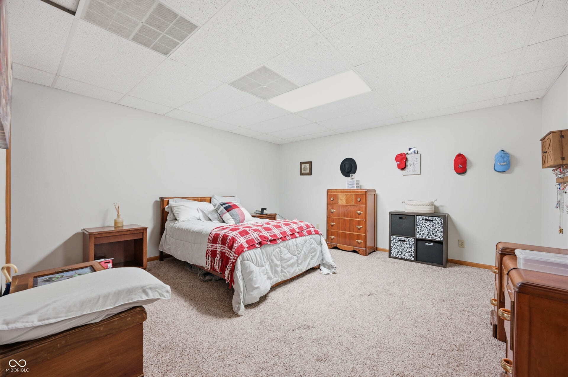 209 N Copperwood Court, Muncie, IN 47304