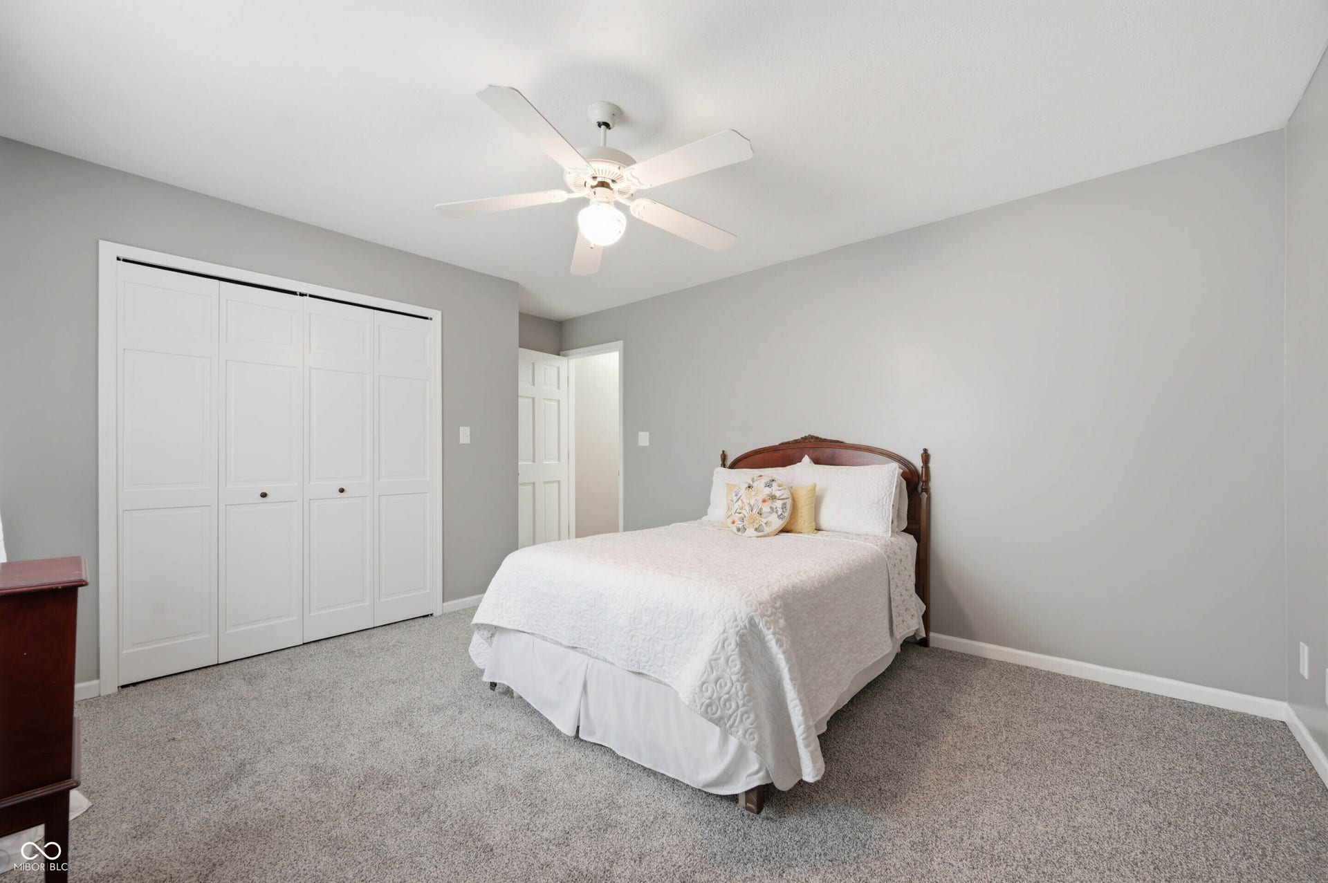 209 N Copperwood Court, Muncie, IN 47304
