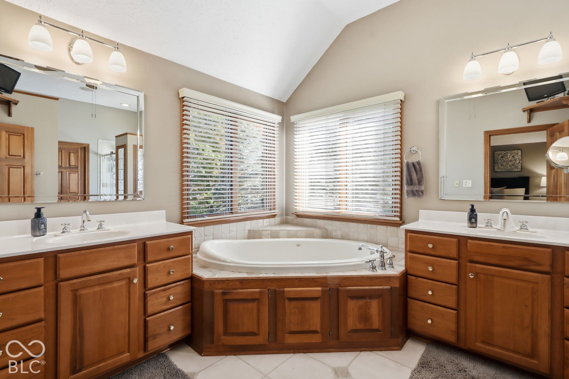 11200 Governors Lane, Fishers, IN 46037